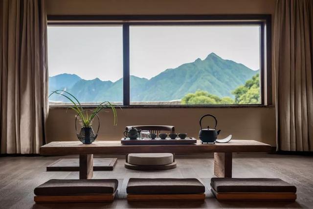 中式民宿「藏於深山中」禪意十足！家具布置「中西合璧」別出心裁　「古今元素結合」猶如歸隱仙境