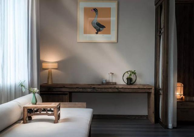 中式民宿「藏於深山中」禪意十足！家具布置「中西合璧」別出心裁　「古今元素結合」猶如歸隱仙境