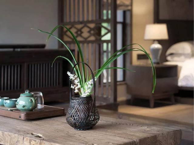 中式民宿「藏於深山中」禪意十足！家具布置「中西合璧」別出心裁　「古今元素結合」猶如歸隱仙境