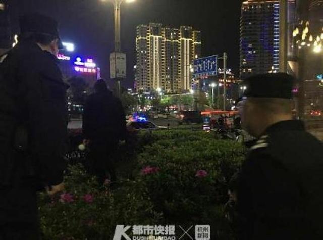 外送員遲到卻給五星好評!騎車途中「拯救失足孩子」耽誤行程 一身泥濘送餐遲到「買家大力讚賞」