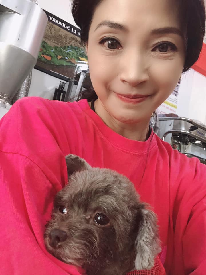 53歲方季惟「對婚姻不強求」：靠自己賺錢養家人　隨身帶「已故父母照片」緩解思念之情