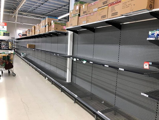 謝謝你們的保護！英國超市決定「讓醫護人員優先採買」　她們輪完班「一到賣場再收意外驚喜」❤   