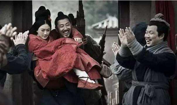 古代千金倒貼嫁妝追窮小子！她慧眼識珠，自己花錢選丈夫、辦婚禮，生下4個兒子都成皇帝