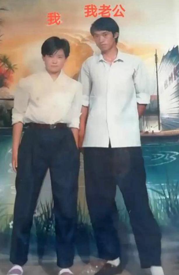 爸你當年怎麼下得了手？女兒驚見「爸媽婚前合照」以為是兄弟　網笑翻「曬更狂父母舊照」：我的天啊