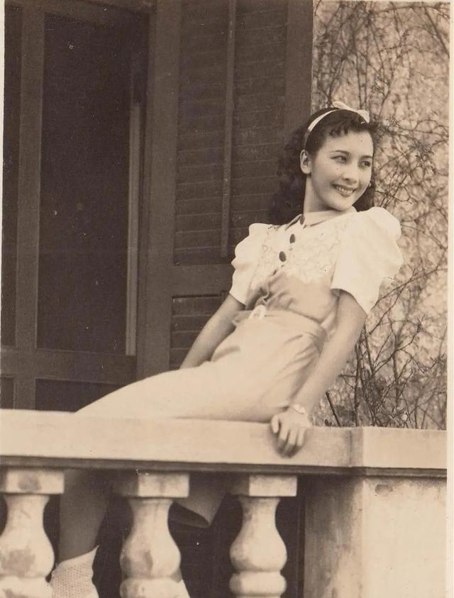 民國最後一位影后！當紅時期「24歲嫁人隱退」不畏輿論　醫師丈夫「全讓妻做主」結婚71年從不吵架