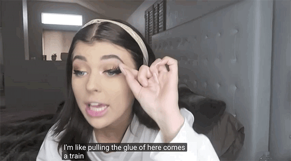 16歲少女「被封真人版芭比娃哇」狂吸4千萬粉絲！某天「鏡頭前大方卸妝」網驚呆：太不真實！