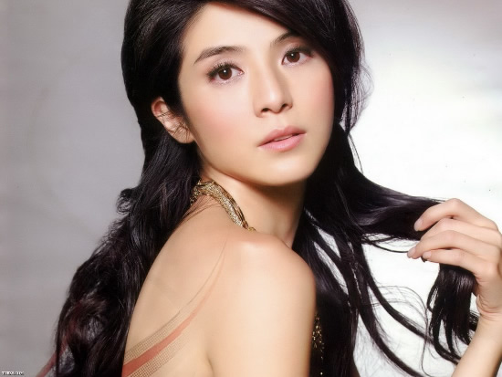 一代玉女掌門人！曾拒絕吳奇隆金城武，離婚七年與前夫複合，曬「雙胞胎近照」太幸福