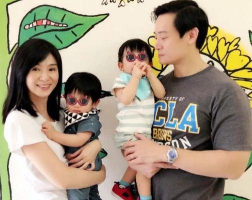 被喻男神收割機！玉女掌門人「隔8年復合前任」步入禮堂　「高齡產下雙胞胎」49歲樂當雙寶媽