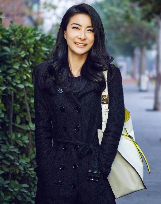 霍啟剛大讚郭晶晶：長久的愛情，就是一次又一次地愛上同一個人