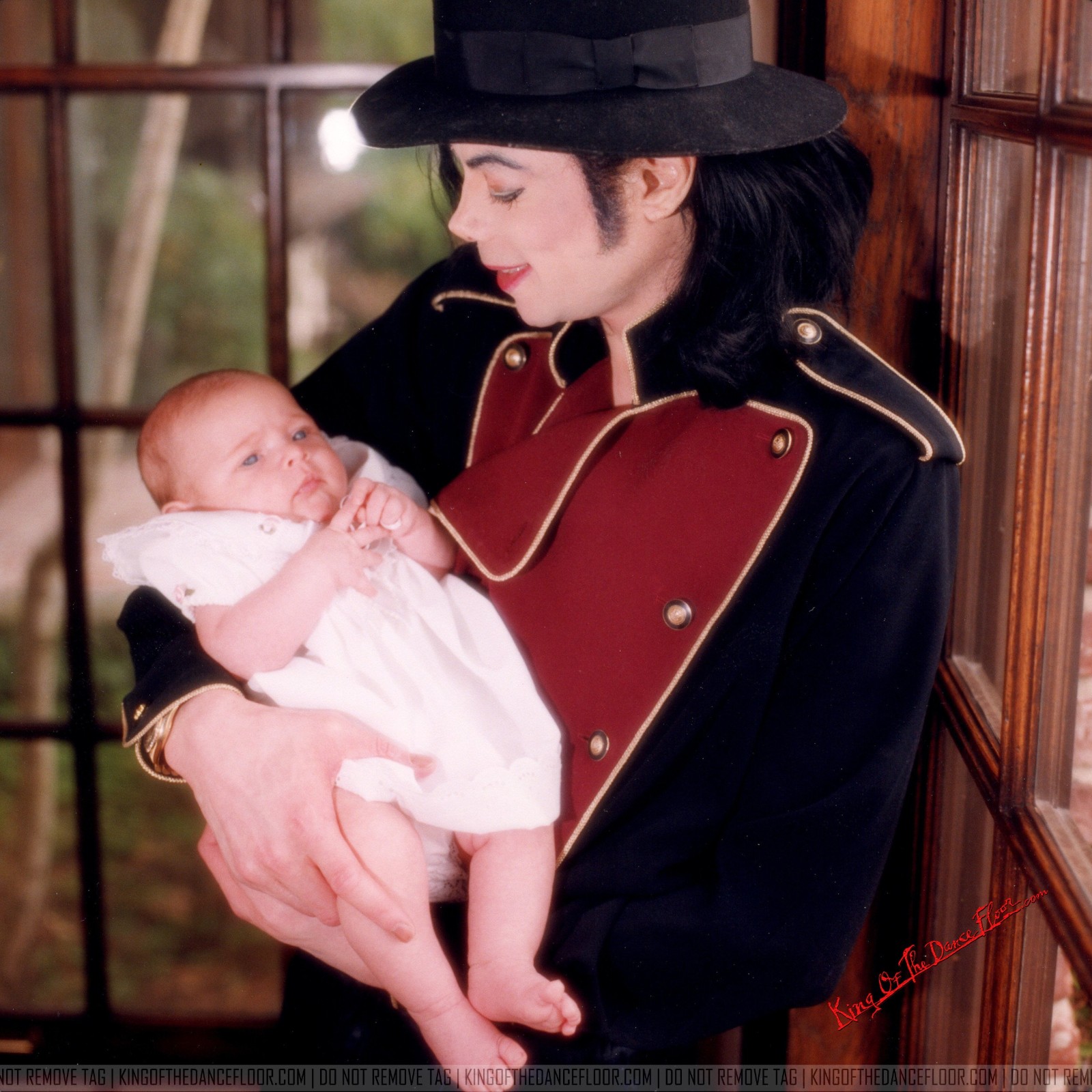 不愧巨星後代！麥克傑克森「唯一愛女」長大了　橫空出世「遺傳老爸曠世顏值」21歲近況曝光