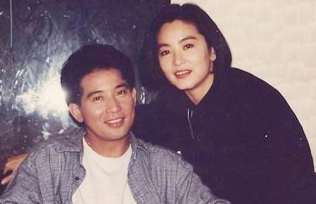 秦漢45歲帥兒曝光！繼承父長相「女兒已2歲」仍無登記結婚　笑曝爸爸退休生活：每天忙著寵孫女