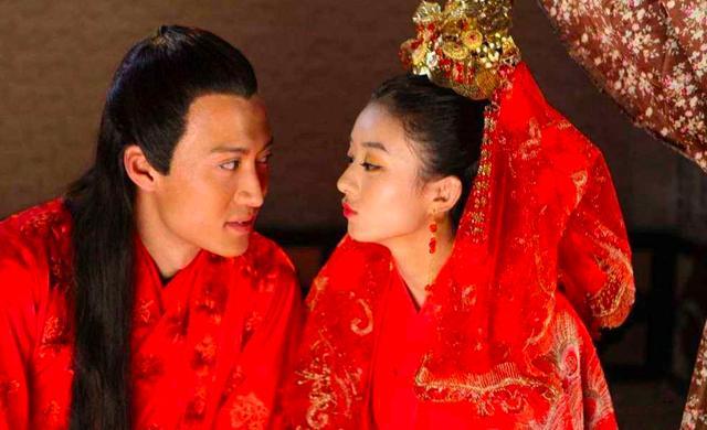 新娘出一「7字對聯」要求對出下聯！新郎想了一晚上毫無思緒，「次日新娘羞憤自盡」新郎秒哭成淚人兒