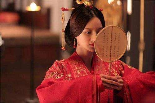 新娘出一「7字對聯」要求對出下聯！新郎想了一晚上毫無思緒，「次日新娘羞憤自盡」新郎秒哭成淚人兒