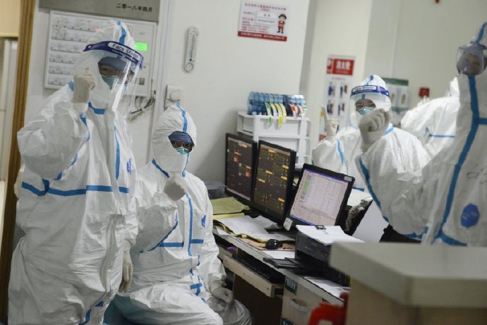 歐巴馬也出聲！前線醫護「怕傳染給孩子」有家不能回　他暖心「寫長信打氣」：我們欠你們深深的感激