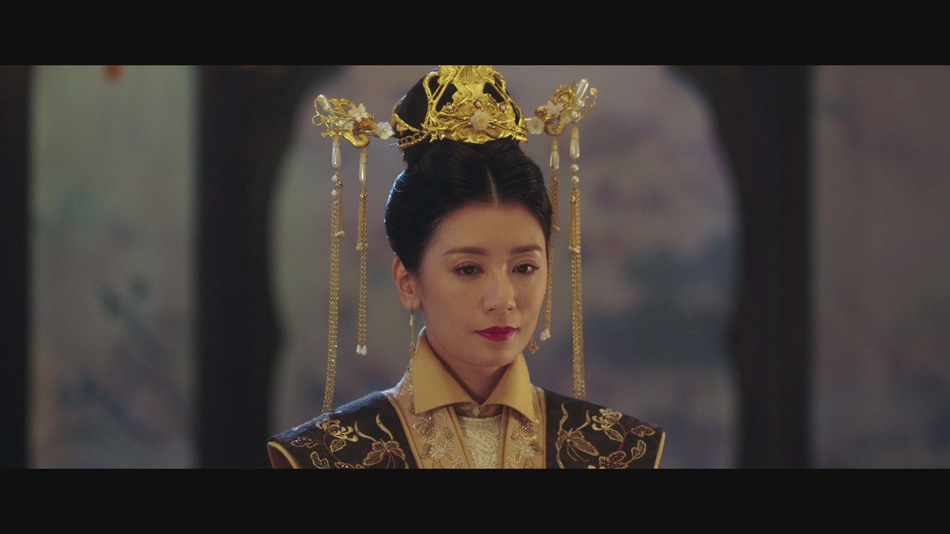 時隔多年再穿古裝！45歲賈靜雯「新劇貴妃扮相」好端莊大氣， 一顰一笑皆風情萬種