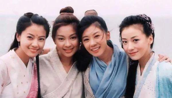 時隔多年再穿古裝！45歲賈靜雯「新劇貴妃扮相」好端莊大氣， 一顰一笑皆風情萬種