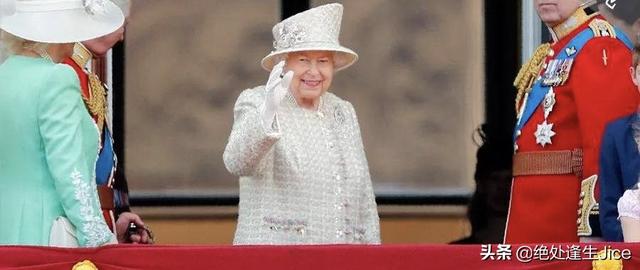 風華絕代！英女王「年輕照」流出：顏值身材逆天    穿衣華貴又時髦：天生貴族氣質