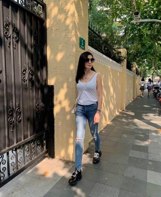 林熙蕾攜女為蕭敬騰慶生「曬凍齡近況」46歲仍清新優雅　曝光「0到18歲生活照」從小美到大