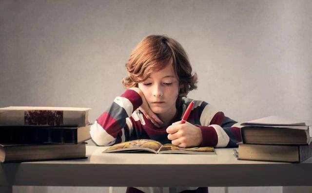 字字戳心！9歲國小生作文《孤獨》得滿分　通篇未提孤獨二字「字裡行間全是心酸」老師淚奔