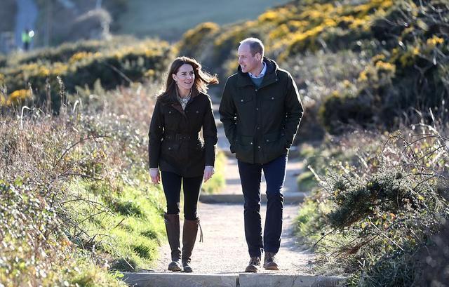 黛安娜和查爾斯也甜過！在「郊外約會」宛如偶像劇，黛妃穿雨靴都驚艷無比：只是時間打敗了一切