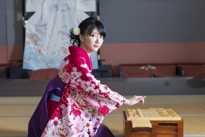 小時候太像男生！女棋士被嘲笑「根本是男人」　10年進化成「甜美正妹」網驚：是同一個人嗎？