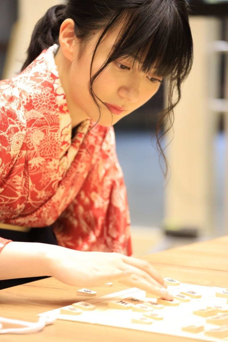 小時候太像男生！女棋士被嘲笑「根本是男人」　10年進化成「甜美正妹」網驚：是同一個人嗎？