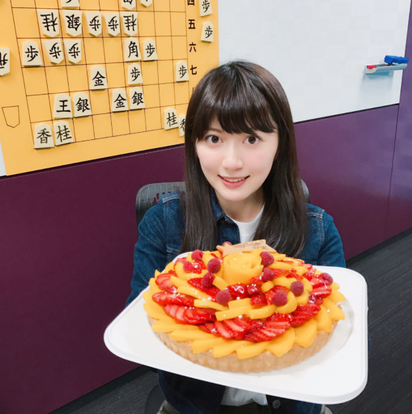 小時候太像男生！女棋士被嘲笑「根本是男人」　10年進化成「甜美正妹」網驚：是同一個人嗎？