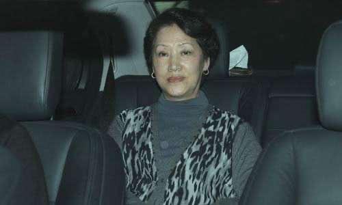 李嘉欣82歲媽媽近照曝光！皮膚緊緻不輸兩女兒，「超凍齡少女時代舊照」轟動全網：比李嘉欣都有范