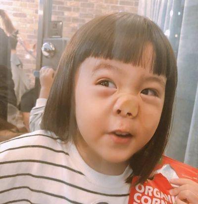 「咘咘寫作業」描述媽媽賈靜雯太真實！「字體略顯稚嫩」但充滿對媽媽的愛，內容感動看哭曾之喬：被暖到了