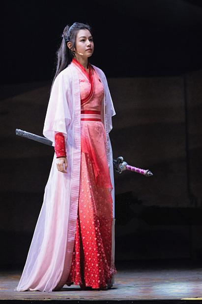 陳妍希不適合古裝?小龍女後再演古裝,一襲紅衣飾「紫霞仙子」氣質不失,網友:與小龍女天差地別