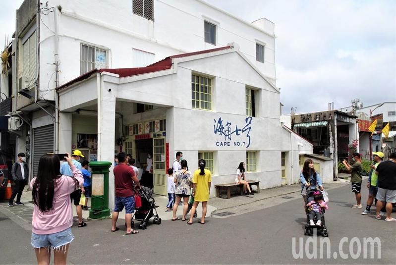 指揮中心緊急宣布！國內旅遊「必須自主管理14天」　醫護人員曝「急診都被擠爆」：別亂跑很難嗎