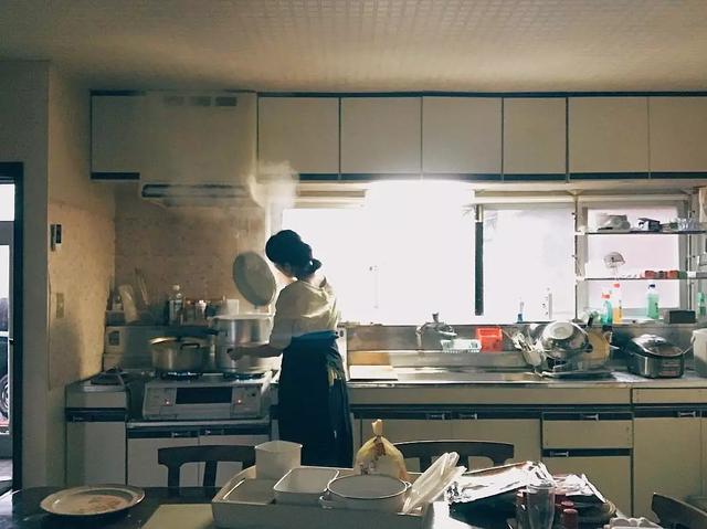 一家四口隱居山中小屋「後院種滿果菜」三餐自給自足　兒女從小親近自然「坐看四季美景」把日子過成詩