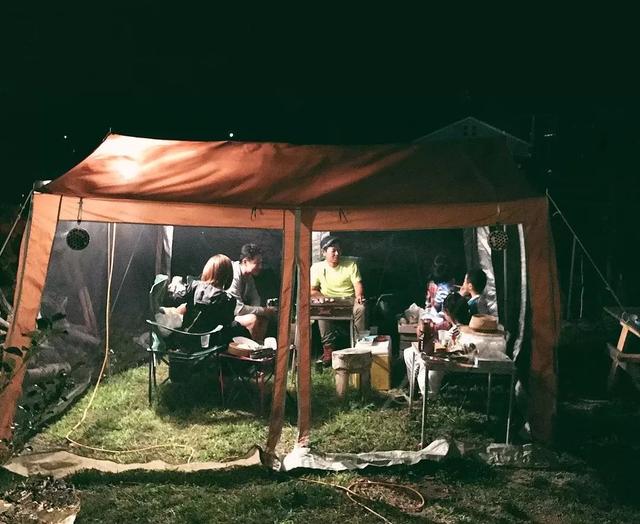 一家四口隱居山中小屋「後院種滿果菜」三餐自給自足　兒女從小親近自然「坐看四季美景」把日子過成詩