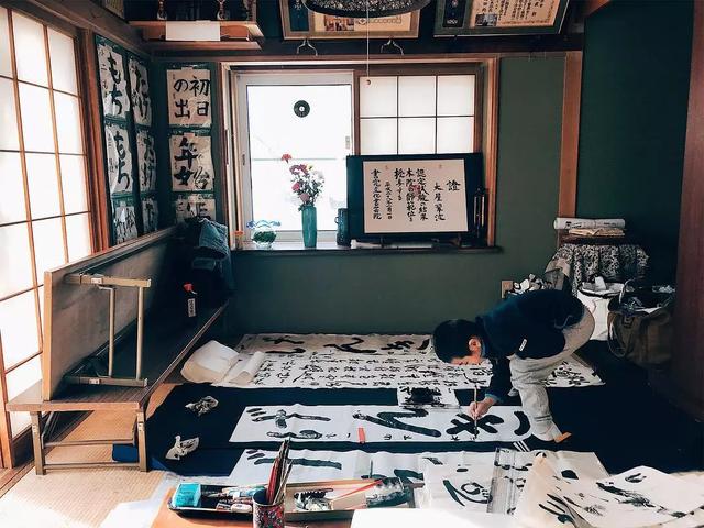 一家四口隱居山中小屋「後院種滿果菜」三餐自給自足　兒女從小親近自然「坐看四季美景」把日子過成詩