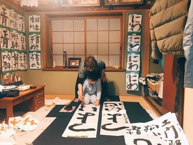 一家四口隱居山中小屋「後院種滿果菜」三餐自給自足　兒女從小親近自然「坐看四季美景」把日子過成詩