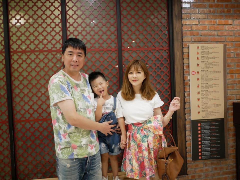 根本不怕被罰！梁赫群4歲兒「要店員別囉嗦」還對爺爺不禮貌　搖頭嘆「一直挑戰底線」網：你該反省