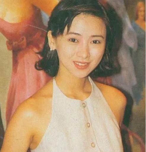 51歲翁虹全家照！曾嫁豪門遭家暴「被迫凈身出戶」再嫁豪門被寵成公主 「今51歲嫩似少女」 女兒美貌不輸媽媽