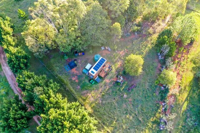 最完美的家！夫妻「蓋房裝輪子」夢幻住宅隨遇而安　友善環境零污染「享受極簡生活」盡情徜徉大自然