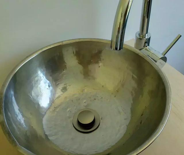 最完美的家！夫妻「蓋房裝輪子」夢幻住宅隨遇而安　友善環境零污染「享受極簡生活」盡情徜徉大自然