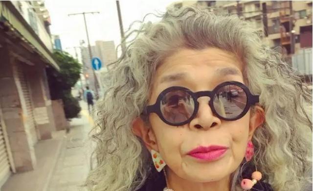 沒時間再浪費！老太太拋開拘束「造型大膽獨特」只為自己活　長壽秘訣「心態最重要」沒有年齡概念