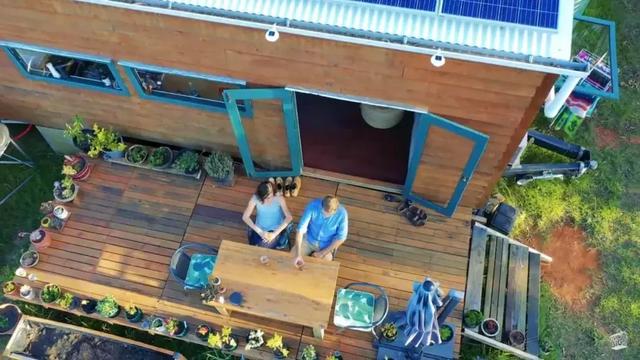 最完美的家！夫妻「蓋房裝輪子」夢幻住宅隨遇而安　友善環境零污染「享受極簡生活」盡情徜徉大自然