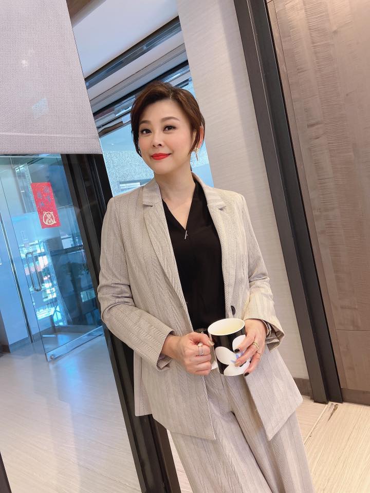 感情財產都賠上！方馨嫁初戀男友「對方直接倒債跑路」　為還3000萬債務「還連累到女兒」