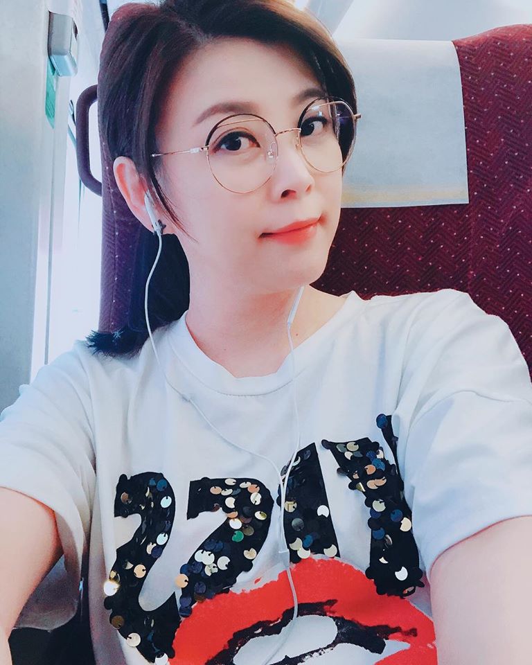 感情財產都賠上！方馨嫁初戀男友「對方直接倒債跑路」　為還3000萬債務「還連累到女兒」