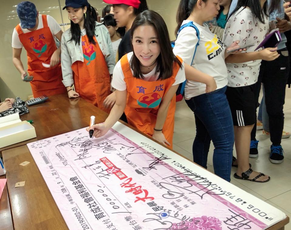 張家瑋曝童年心酸「小學扛家計」晚上陪母睡病床　從小被哥哥討厭「抱媽媽的甕」解心結：放下上一代恩怨