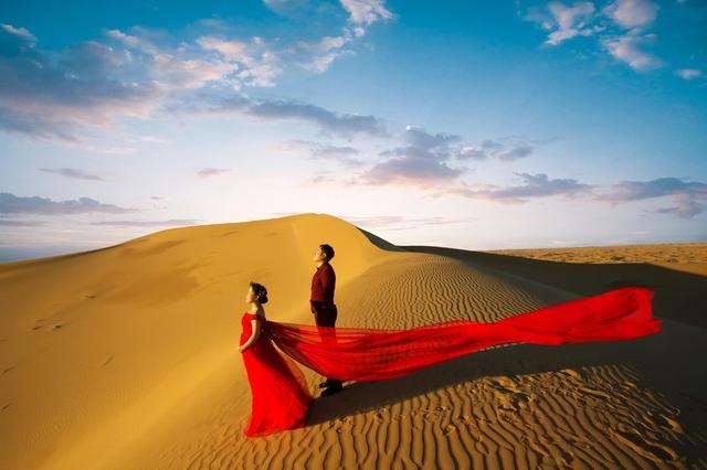 「新媳不上桌這是規矩」新婚兒媳遭婆婆立威,兒媳不吵不鬧一句話,婆婆立威失敗反丟臉