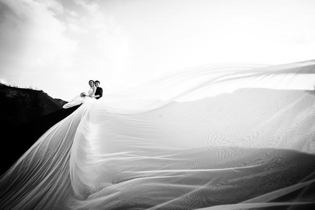 「新媳不上桌這是規矩」新婚兒媳遭婆婆立威,兒媳不吵不鬧一句話,婆婆立威失敗反丟臉