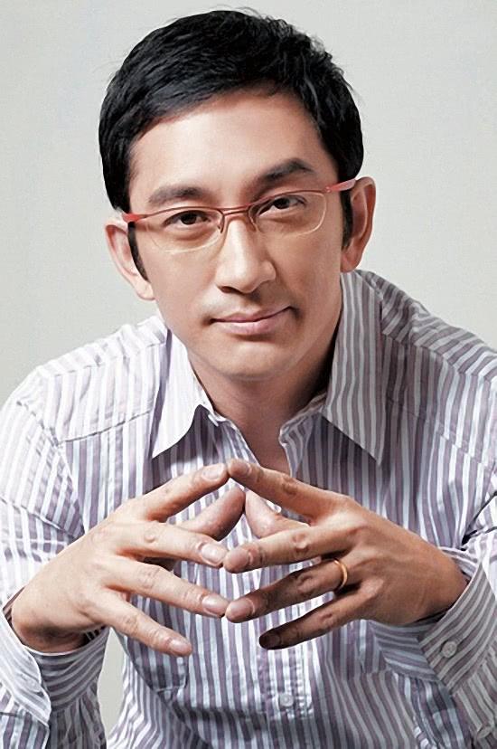 負責任好男人！吳啟華離婚「對前妻照顧有加」全家同出遊　對女兒愧疚「月花77萬補償」流露父愛