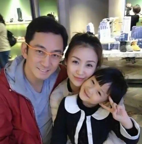 負責任好男人！吳啟華離婚「對前妻照顧有加」全家同出遊　對女兒愧疚「月花77萬補償」流露父愛