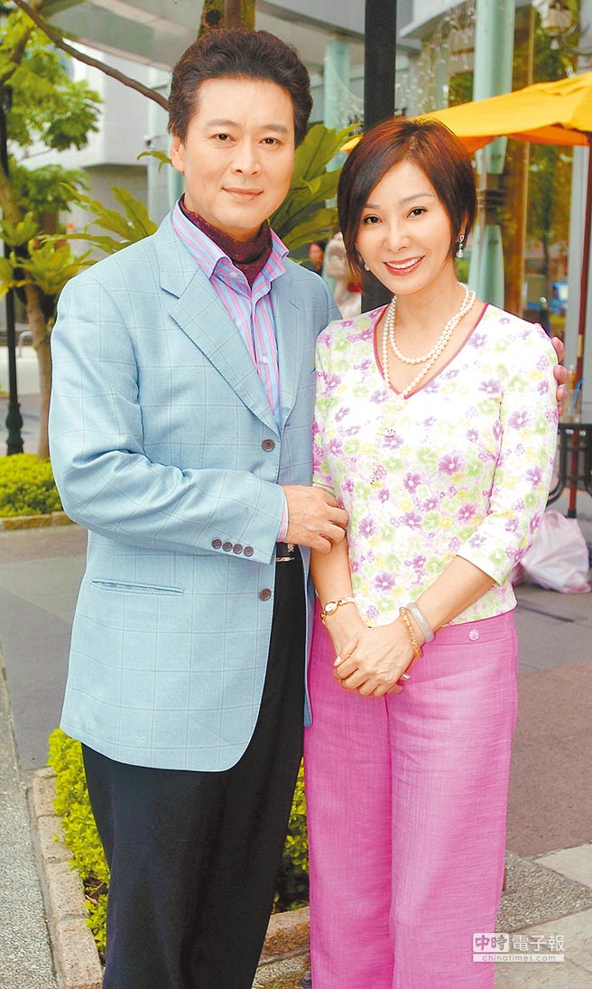 苦戀4年被劈腿！陳美鳳傳「為舊愛生下一女」藏26年？　男方聽完笑了：「我確實有非婚生子」