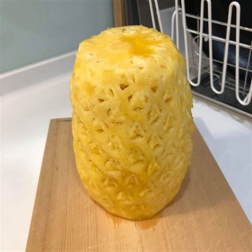 10年老顧客都不知！到全聯買鳳梨「店員突然拿去後面」：等我3分鐘　貼心隱藏服務「根本懶人福音」